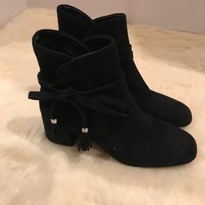 Kenneth Cole Estella Suede Ankle Boot Sz 7.5